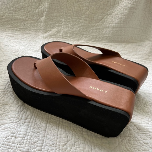 FRAME Le Ocean Platform Sandal in Tobacco. Size 39.5 - Picture 6 of 8